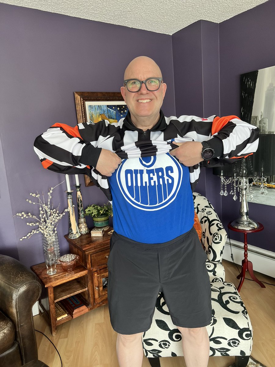 TimLockie's tweet photo. Ok, So after a ground swell of support, I have traded my LA Kings jersey in for a Las Vegas Golden Knights jersey. Here’s what I have shared previously, the real secret sauce was my base layer… https://t.co/olXIs7He95