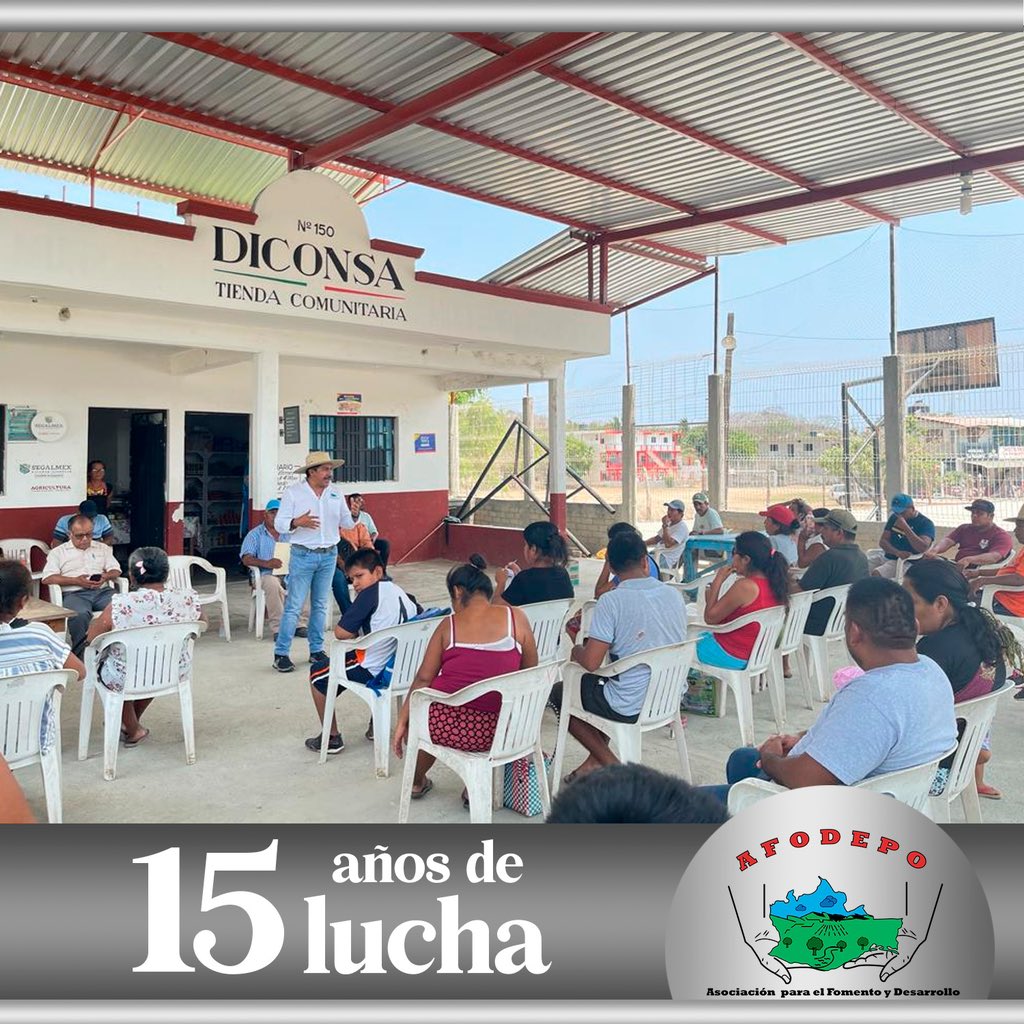 afodepoac's tweet photo. Rufino Lopez Méndez Delegado en la Colonia San Miguel de Puerto Escondido y nuestro amigo Efrén Cruz  Carreño representante Regional en la Costa, nos invitaron a tener un diálogo con su población, para que juntos trabajemos en lo más prioritario que es el bienestar familiar y mejorar sus caminos. 
Desde #AFODEPO trazamos la ruta para un trabajo directo y cercano a nuestros pueblos.
#Afodepo15AñosdeLucha 
@Antonio77186389