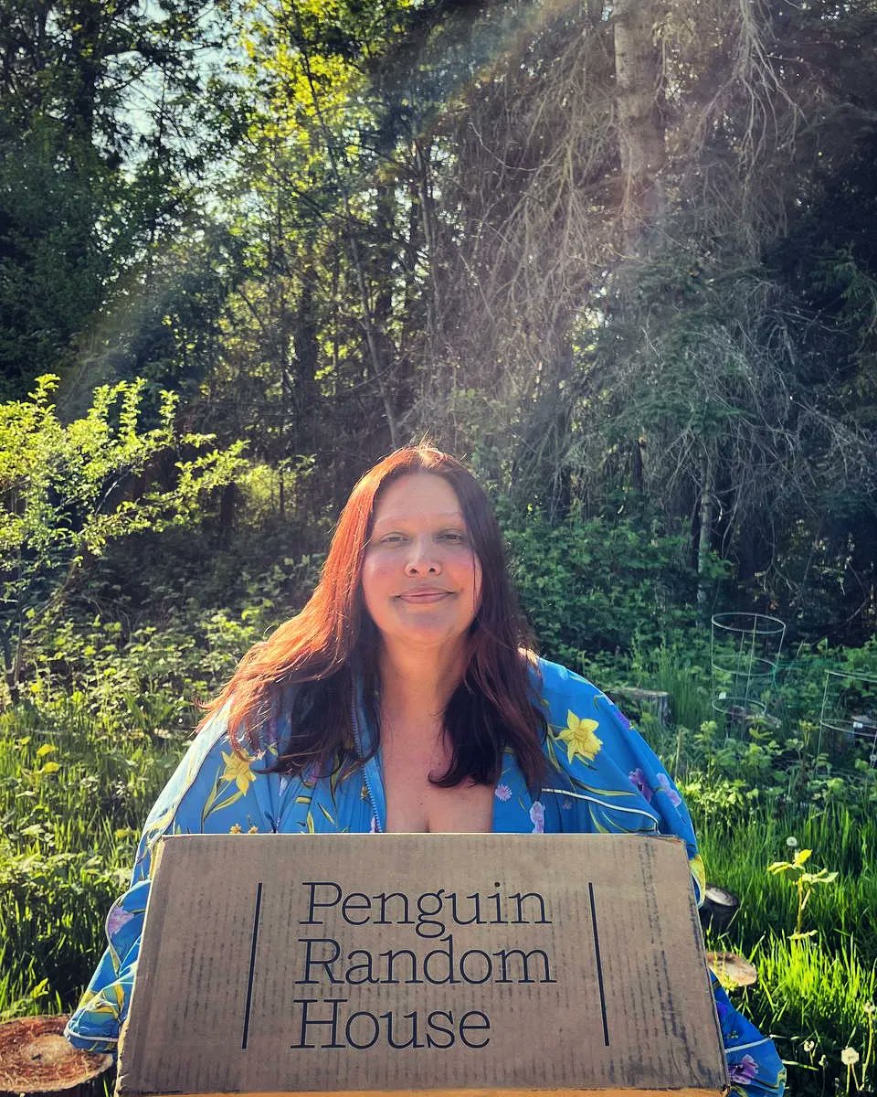 CassNwrites's tweet image. Someone must know it's my birthday tomorrow and sent me an early present 🥰 @peachtreeteen
stay tuned for a special May the 4th be with you unboxing video and giveaway of THINGS I'LL NEVER SAY!