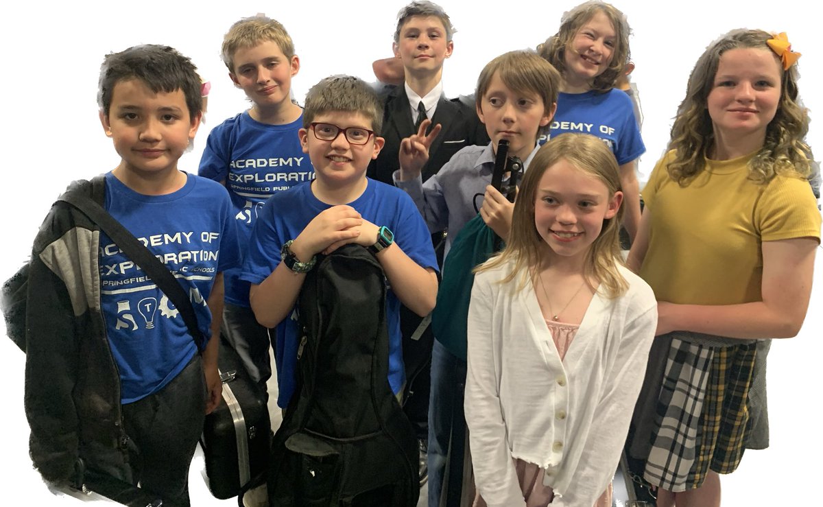 AOESPS's tweet photo. Proud of our budding musicians after their final orchestra concert of the school year tonight at @Parkview_Viking! 
They’ve had fun and learned a lot in their first year playing strings! 🎶🎻
@officialSPS https://t.co/nbTbFtjh6s