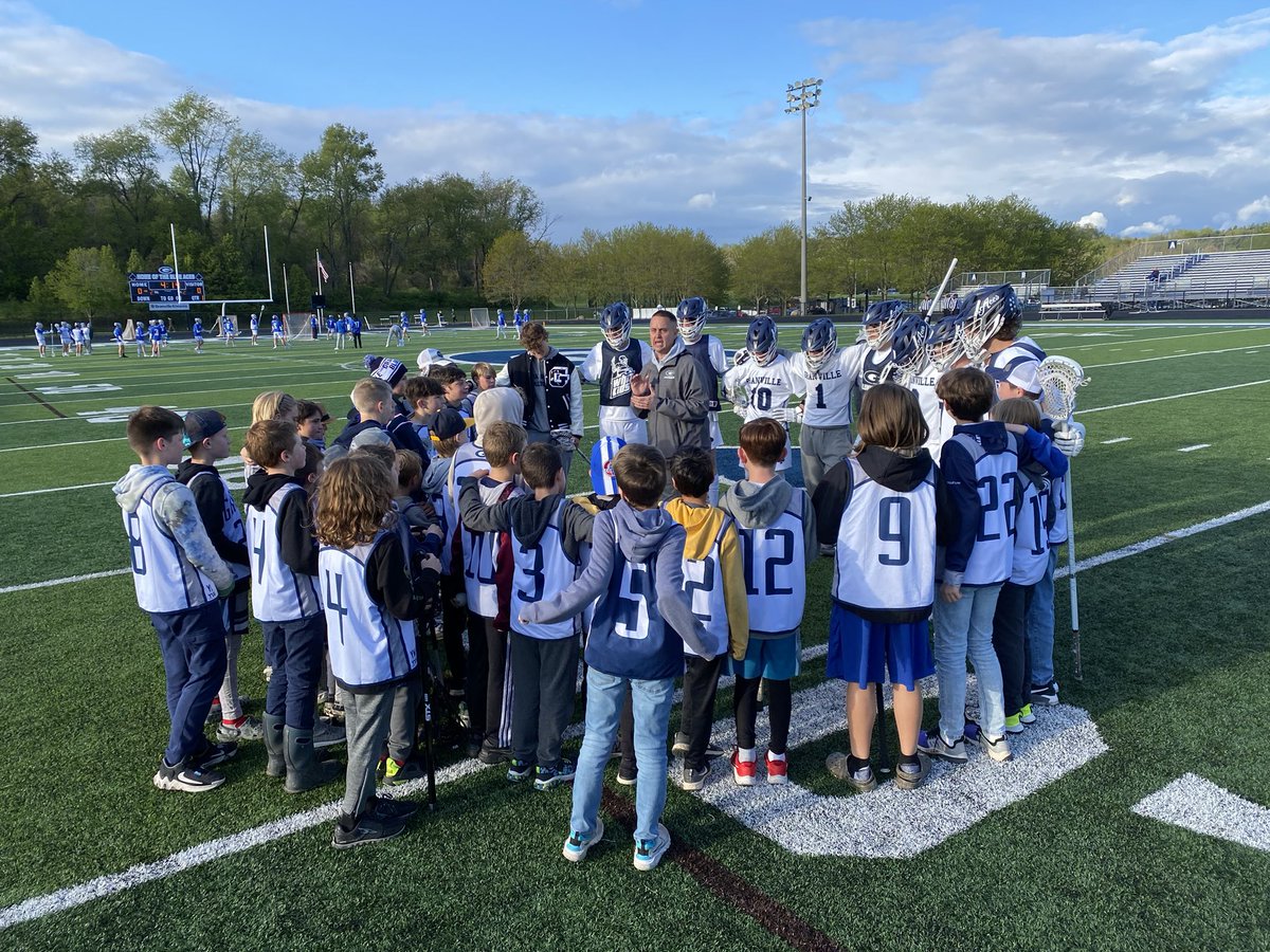 Great GRD night <a href="/BlueAcesBoysLax/">Granville Blue Aces Boys Lacrosse</a>! Hart Miller gets the OT goal for the win and then signs the autographs! Thanks for everything Coach <a href="/Higginbotham_3/">Bob Higginbotham</a>