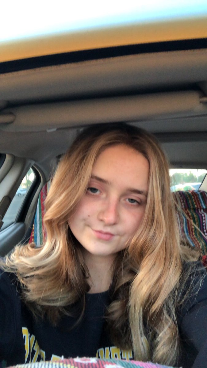 hrrysriverroad's tweet photo. prom hair!!! (is it giving rachel green and @sukiwaterhouse like i think it does?) https://t.co/0BRdrvg8Po