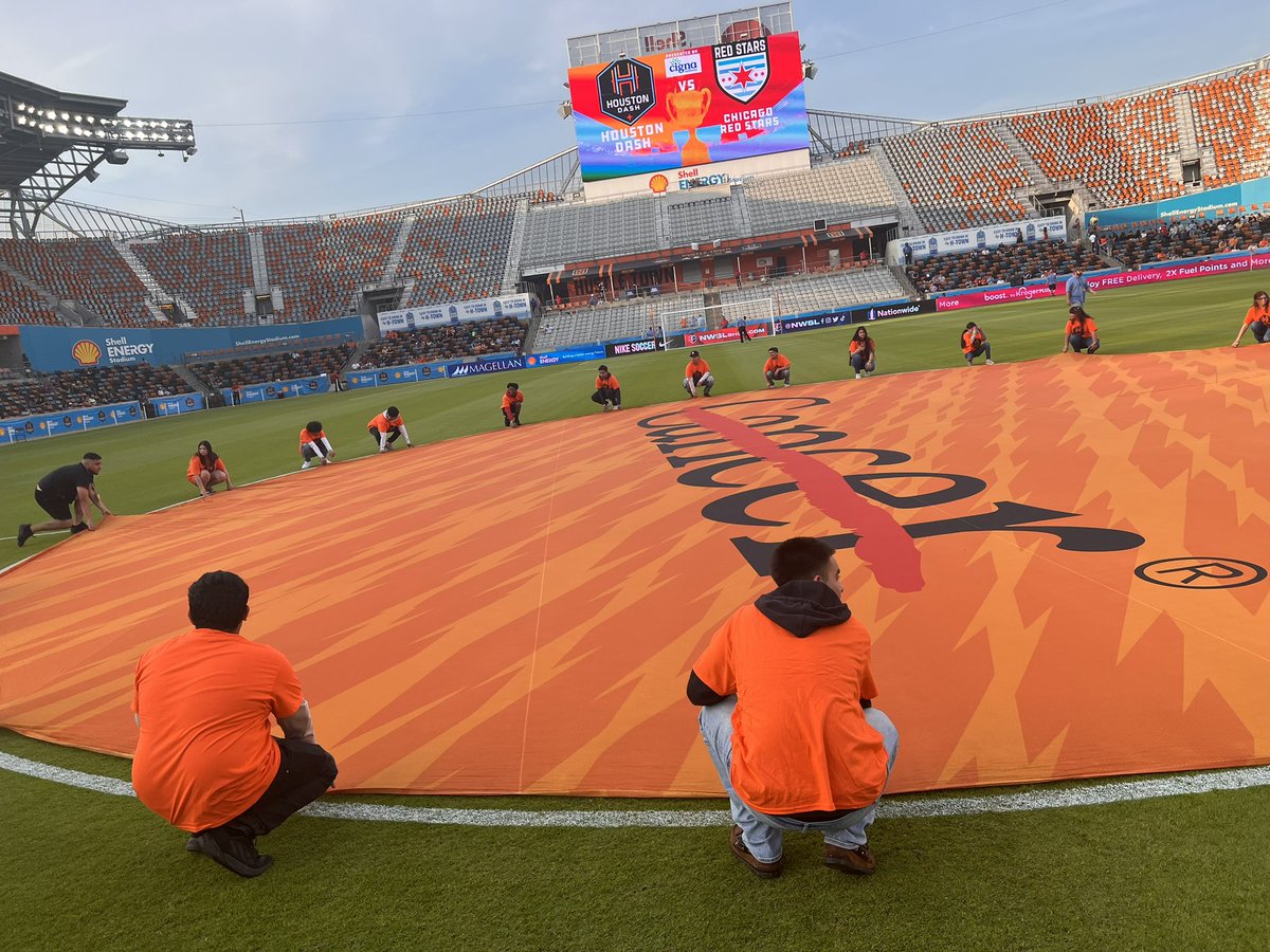 EHareSr's tweet photo. Show up for EVERY student, EVERY chance you get…first year competing in soccer @WorthingColts1 &amp; the kids were super hype throughout the season…now I celebrate them at a pro game &amp; pre-game on the field @HoustonDash @HoustonDynamo #PrideOfSunnyside🟢🟡 #EquitableLeadership https://t.co/3VjLkvXzKu