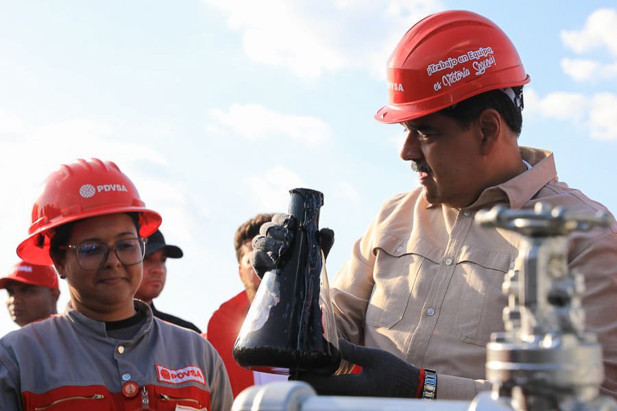samimichl's tweet photo. #RT @plasenciafelixr: RT @NicolasMaduro: Hoy #3May, estuve realizando un recorrido por las áreas de la Macolla “Cacique Chaima”, la más grande de América Latina y el Caribe, junto a los trabajadores y trabajadoras de PDVSA, allí nos mostraron toda su cap… https://t.co/ih0mMkaxL4