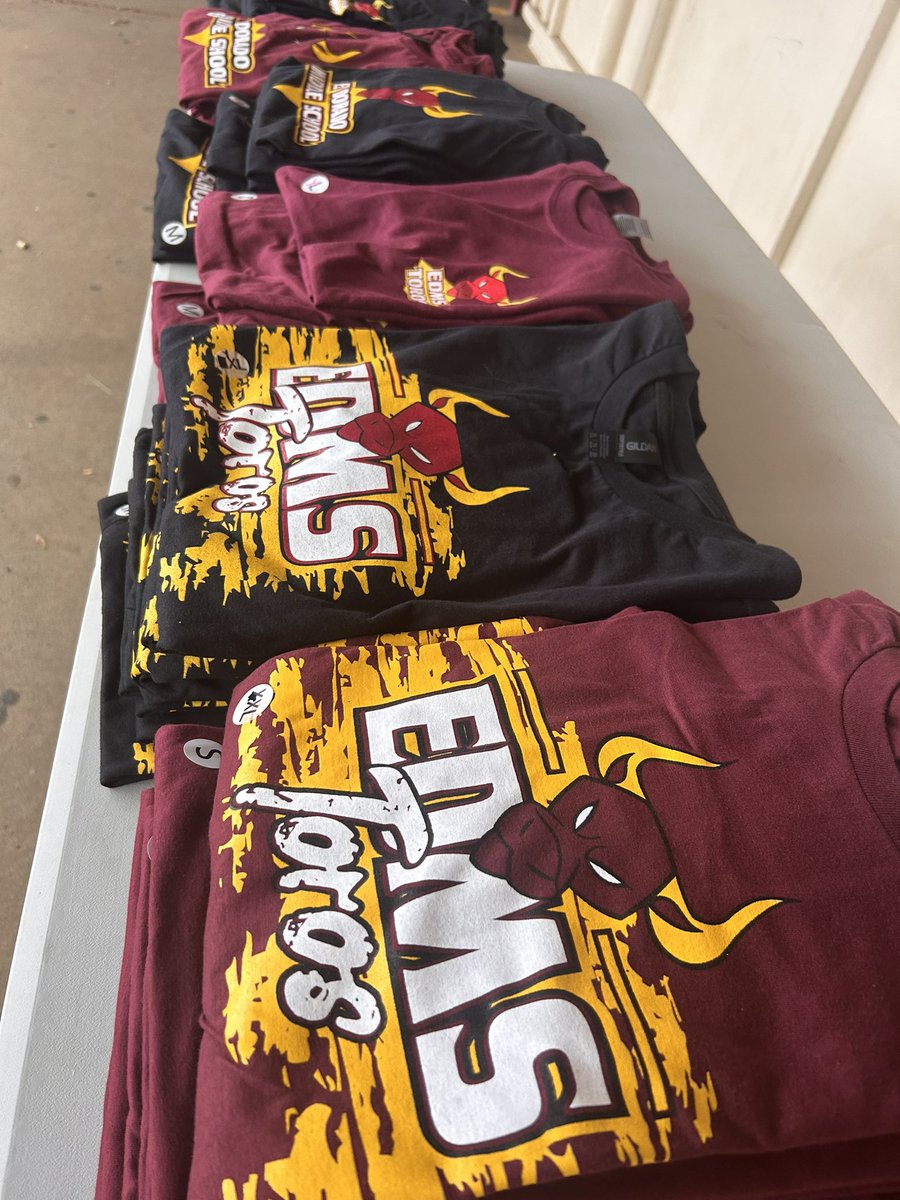 EdmsToros's tweet image. Open House happening now! Come check out all our students and teacher’s hard work, community fair, and food trucks!