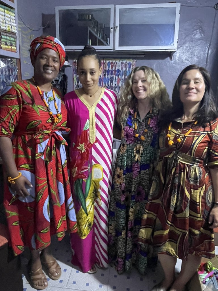 annemichele's tweet photo. Host family cousin (& tailor) Aminatou insisted on making & giving us Senegalese dresses! She is soooo talented! Teranga is life here! Teranga = hospitality) #Jerejeff @FulbrightTeach πΈπ³ https://t.co/9qrG3p1jQI