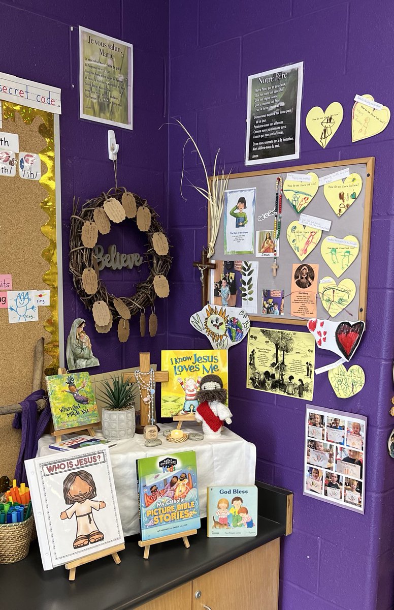 NoackDianne's tweet image. We are happy to share our prayer table. #Formed in the Faith ⁦@alcdsb⁩ ⁦@mikegundert⁩