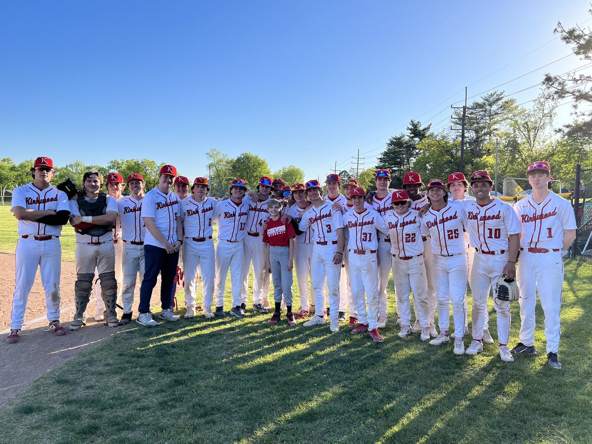 Great W, 8-2, on senior night!  The seniors led the way at the dish: <a href="/TylerMacon5/">Tyler Macon</a> , <a href="/BaugusDrew/">Drew Baugus</a> , <a href="/TylerVi77017089/">Tyler Vincent</a> all had multiple hits and/or RBIs, <a href="/MylesKruger/">Myles Kruger</a> hit a 💣 to put us ahead! <a href="/JPearsonKHS2023/">Jack Pearson</a> went 6 excellent innings, and <a href="/RickWilliams_7/">Rick Williams</a> closed it out!