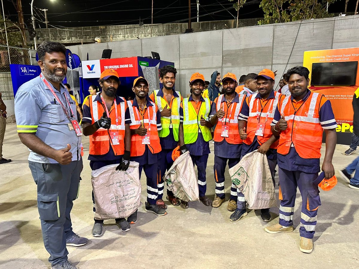 haribalaji's tweet image. Dear ⁦⁦⁦⁦@msdhoni⁩ &amp;amp; team
When you are in Chennai, request you to kindly take a pic with ⁦⁦⁦@SumeetUrbaser⁩ staffs who clean Chennai &amp;amp; now joined hands with ⁦@TNCACricket⁩ for #GreenProtocol (segregation of waste) inside the Chepauk Stadium. ⁦