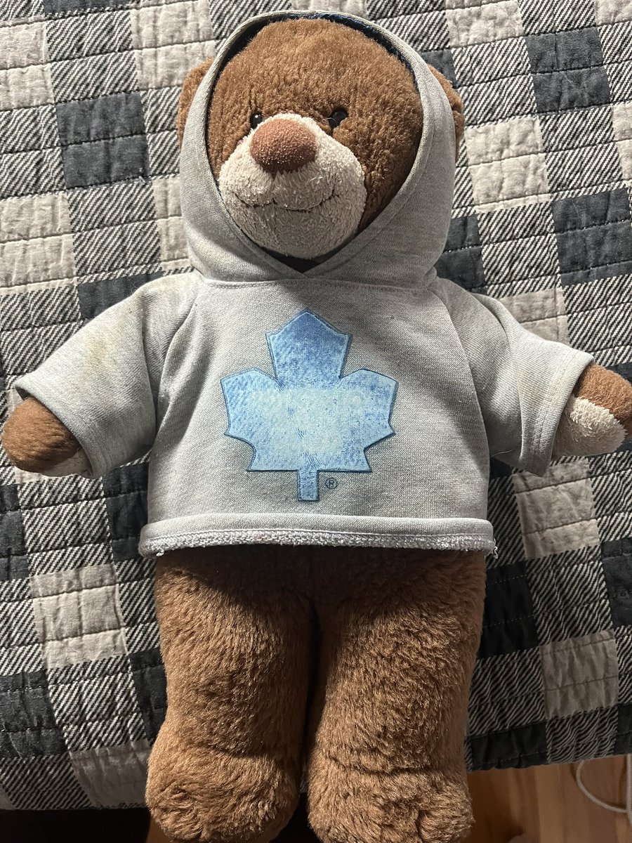 cece_alexandra's tweet photo. @TheFordFANatic @TheFordFANatic Challenge #2. Not the most creative person out there! But, I’ve found a way through the years to reuse my old Build a Bear’s TML gear for my 4 legged friend to support the boys during game day! Everyone needs TML gear, even your pets! #FordFanPower
(Repost) https://t.co/bwzq3z5yaj