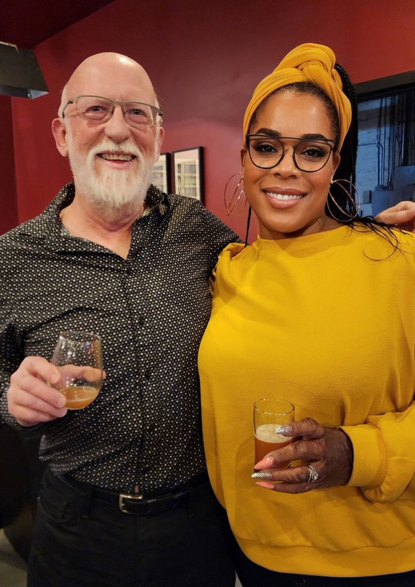 Afro.Beer.Chick tweet media