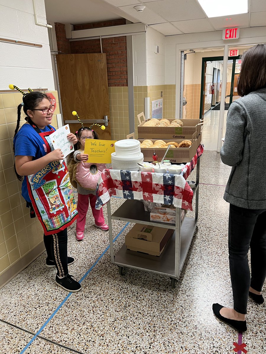 We loved serving bagels to very deserving teachers this morning <a href="/SullyES_LCPS/">Sully ES</a> . #TeacherAppreciationWeek