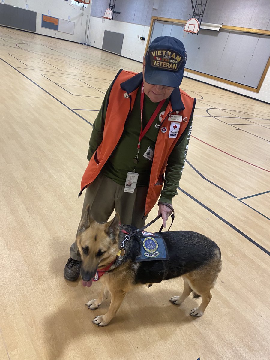 We are thankful for therapy dog visits ⁦<a href="/FtBelvoirES/">FtBelvoirES</a>⁩ ⁦<a href="/dodeagrants/">DoDEA ETAC</a>⁩
