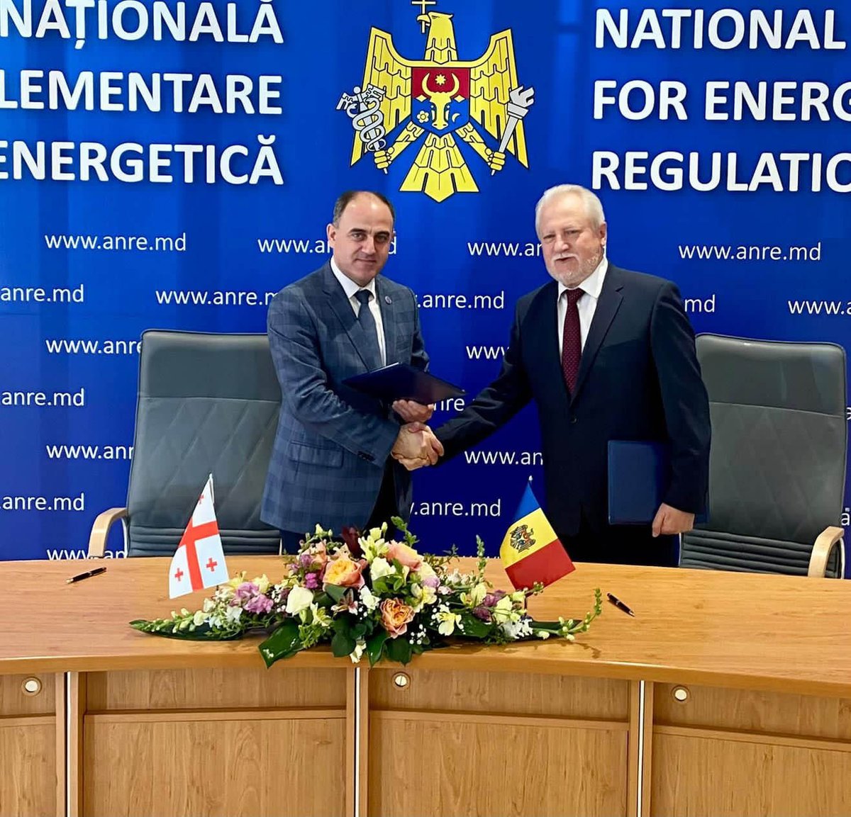 DNarmania's tweet photo. A Memorandum of Cooperation was signed between @Gnerc_ 🇬🇪and the National Agency for Energy Regulation #ANRE of #Moldova🇲🇩. We will strengthen cooperation, exchange information and experience on issues related to the electricity, natural gas and water supply sectors.
#GNERC
#ANRE https://t.co/HD8SQ5I04l