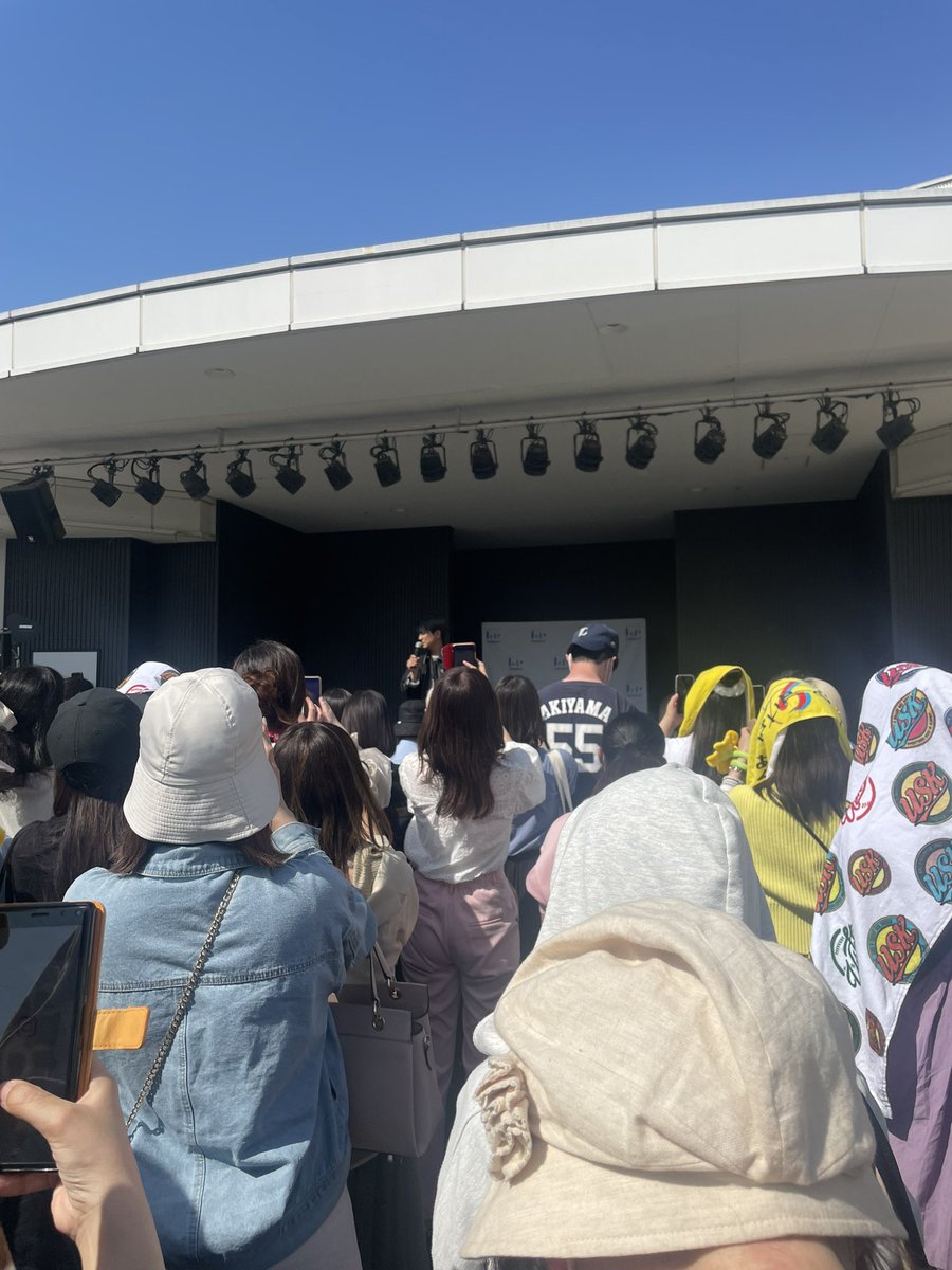 lumtan69's tweet photo. 今日がイベントで良かった😔半年以上前からスケジュール帳に入ってた今日のイベントが近づくにつれてまた病んで消えたくて死にたくて仕方がなくなってたけど今日ゆーすけに会うために私は東京に居るんだって考えて何とか生き延びれそう、、、🌻 https://t.co/hFxLET7Qtj