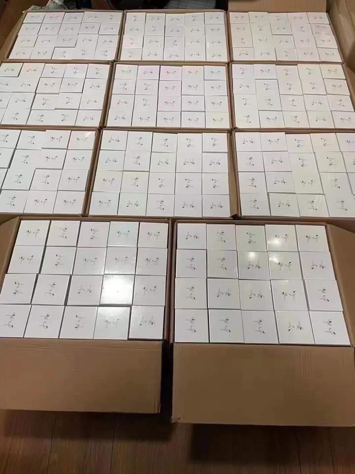 dignified_tm's tweet image. Furthermore, I provide a variety of services, including repairing phones, tablets, and laptops, fixing Face ID, replacing batteries and screens, upgrading iPhone models, installing games on laptops, repairing game consoles, and installing games on game consoles.