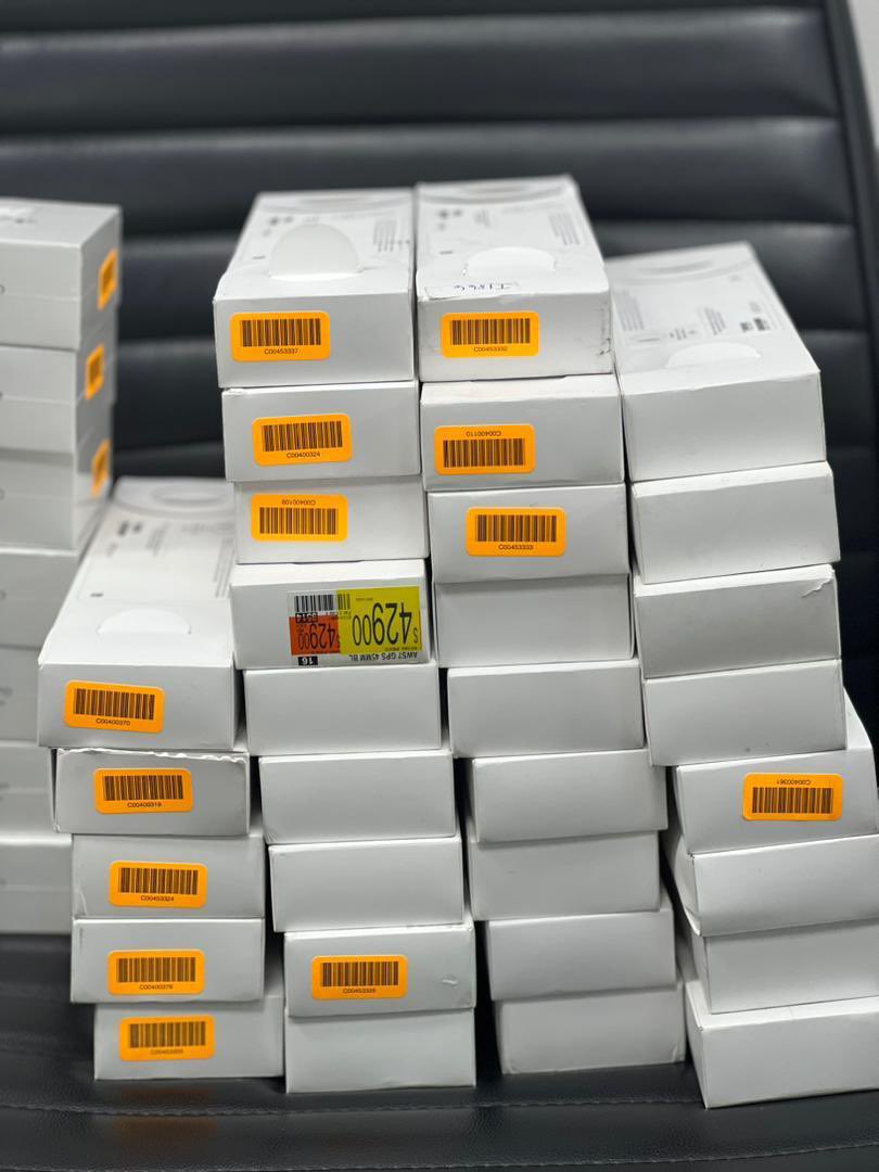 dignified_tm's tweet image. Furthermore, I provide a variety of services, including repairing phones, tablets, and laptops, fixing Face ID, replacing batteries and screens, upgrading iPhone models, installing games on laptops, repairing game consoles, and installing games on game consoles.