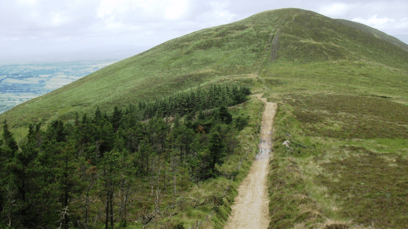 lorraineelizab6's tweet photo. 4 May: St Mo Chua/Crónán, son of Cumméne of Slíab Éiblinne/Slieve Felim, Co #Limerick. Slieve Felim area means "mountains of Ébliu" a goddess. When Milesians met goddess Fódla here, she asked them to name the island after her. Fódla became poetic name of Ireland. 📷© @Limerick_ie https://t.co/8NCsMdsXOy