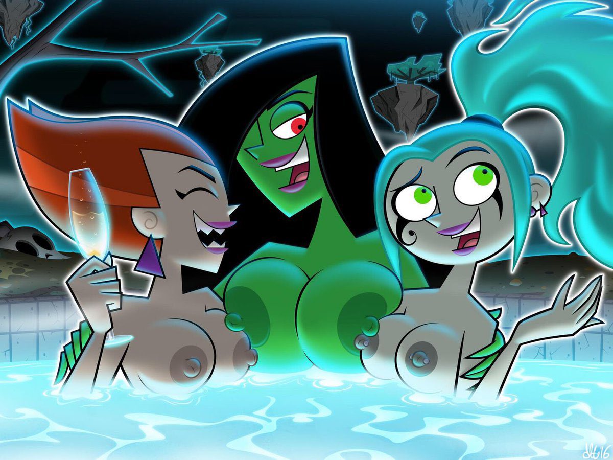 P_Spectra_'s tweet photo. Ghost girls night out at ghost zone. https://t.co/74isEp5b85