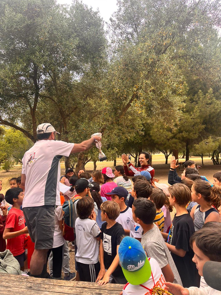 El pasado viernes nuestros alumn@s de 5º junto con compañer@s de <a href="/Bandaran/">C.E.I.P.Bandarán</a> y <a href="/CeipJulio/">CEIP. Julio Coloma Sevilla</a> participaron en una Carrera de Orientación🧭 en el Parque Guadaira Bermejales🌿 ¡Felicidades por vuestras ganas y deportividad🏃🏽‍♀️! ¡Gracias <a href="/adolinces/">ADOLINCE</a> por la cartografía👏🏽! <a href="/ProEdSaludable/">Programa Hábitos Vida Saludable</a>