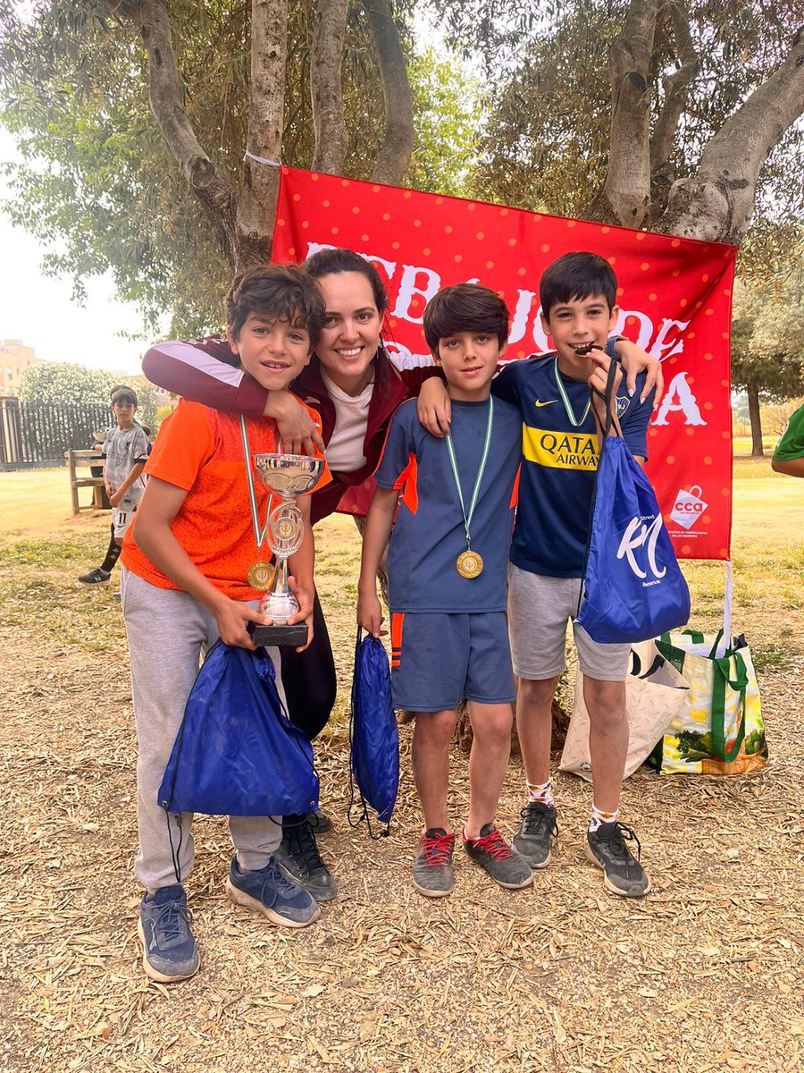 CeipRaza's tweet photo. El pasado viernes nuestros alumn@s de 5º junto con compañer@s de @Bandaran y @CeipJulio participaron en una Carrera de Orientación🧭 en el Parque Guadaira Bermejales🌿 ¡Felicidades por vuestras ganas y deportividad🏃🏽‍♀️! ¡Gracias @adolinces por la cartografía👏🏽! @ProEdSaludable https://t.co/xgWNTM6lFf