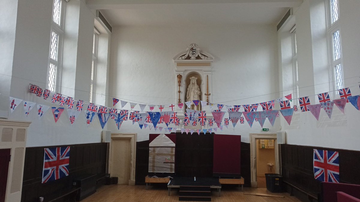 SJMSchool's tweet photo. SJM getting ready to celebrate King Charles III's coronation in the great hall. #kingscoronation2023 https://t.co/LPhZq7UMqa