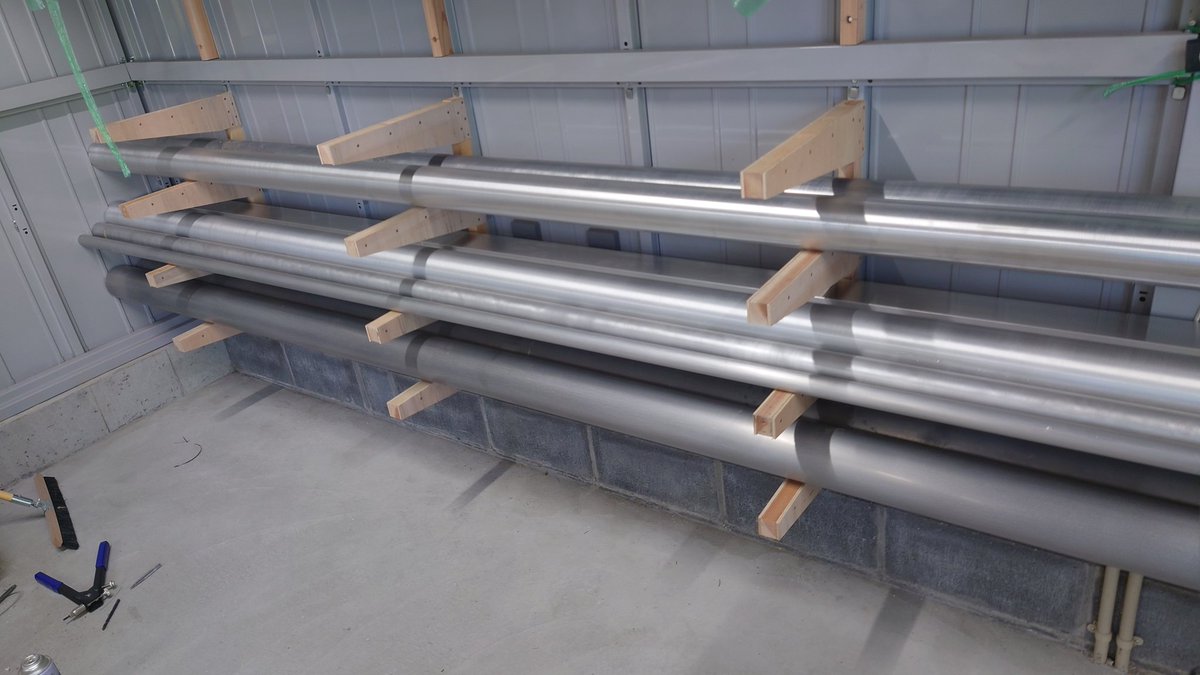 TeamAIOLIA's tweet image. 棚作り疲れた…