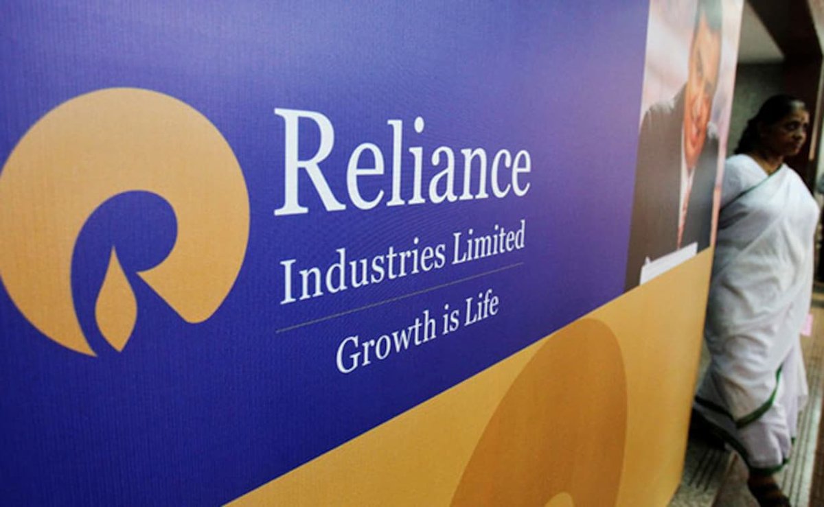 Shareholders of Reliance (RIL) approved a plan to demerge the financial services unit via a proposed arrangement with Reliance Strategic Investments.

#StockMarketnews #StocksoftheDay #stockinnews #StocksToBuy #StocksInFocus #StockMarketindia #Reliance #RelianceIndustries