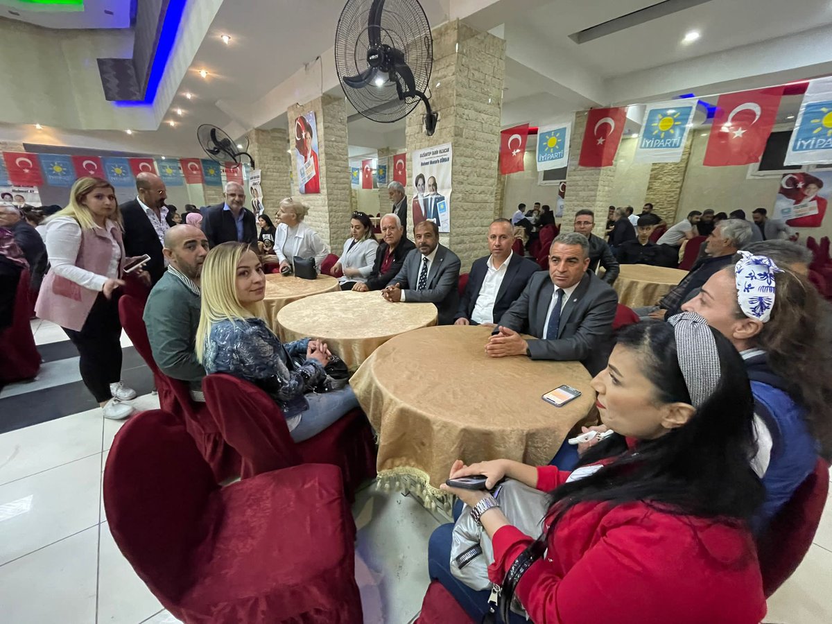 iyipar's tweet photo. İl Başkanlığımızın düzenlediği Yıldız Düğün Salonunda toplu üye katılım proğramına ilçe teşkilatımızla  birlikte katılım sağladık.Aramıza yeni katılan üyelerimize hoş geldiniz diyoruz.
@iyiparti @meral_aksener @iyiparti_27 https://t.co/VFrxFCKtWX