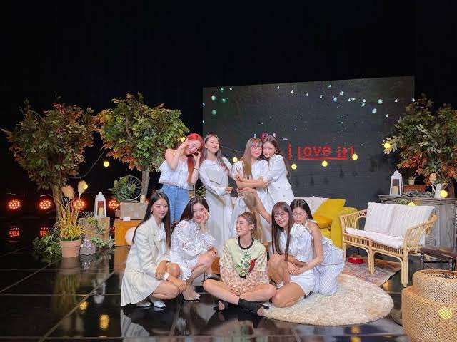illbinifim's tweet photo. 7 years ago this incredible people was form and debuted โค๏ธ you guys dont how much you mean to me the 11 of you became my first ever group to stanโค๏ธ i love and i miss you my girlsโค๏ธ
I.O.I 7th Debut Anniversary๐ฆ
#์์ด์ค์์ด #IOI #7YearsWithIOI https://t.co/XAD92po0qk
