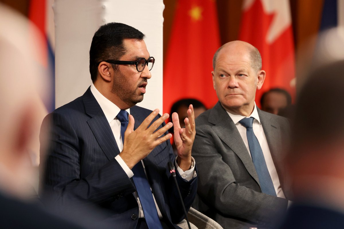 #DrSultanAlJaber and 🇩🇪 Foreign Min. @ABaerbock co-chaired the 'High-Level Dialogue on Just Energy transition' at #PetersbergClimateDialogue.

The closed-door session featured special remarks by Chancellor of Germany @OlafScholz & was attended by 35+ ministers & representatives.