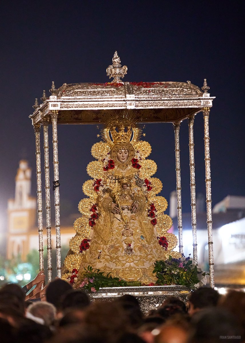 hdadmatrizrocio's tweet photo. 🔴 El paso de la Virgen se encuentra de nuevo en el Santuario. A la espera de ser entronizada Nuestra Madre, para la Romería del Rocío.

#ElRocío23 
📸 @fransantiph https://t.co/GFxRzEPvJe