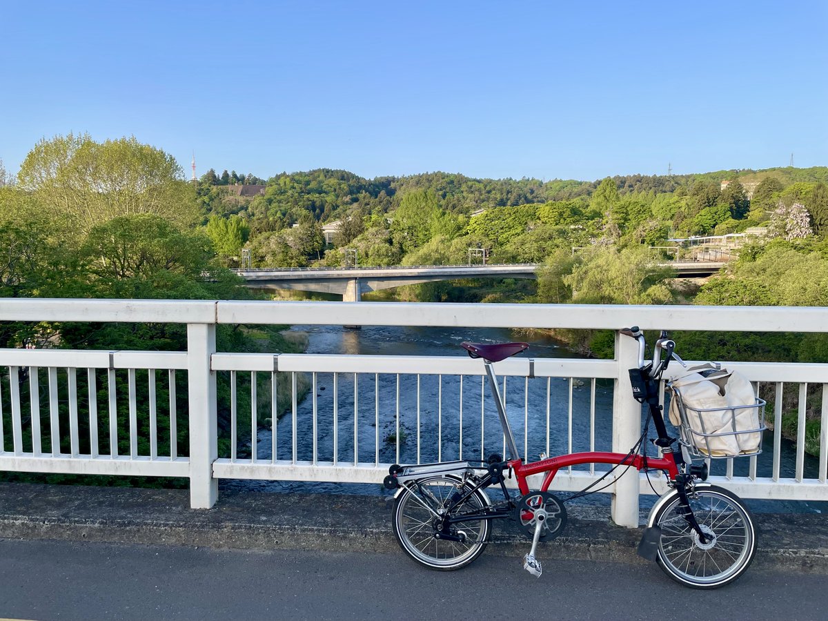 happybarrel5257's tweet photo. 続・one thousand daily life: 199.Breakfast at the riverside 10 https://t.co/FmV0wYJXSJ
気持ちの良い天気。となれば、河原で朝食です。
#ブロンプトン
#ニシキヤキッチン
#EMPEX
#ポリ袋炊飯
#燻製作り https://t.co/VXOz2Jykhi