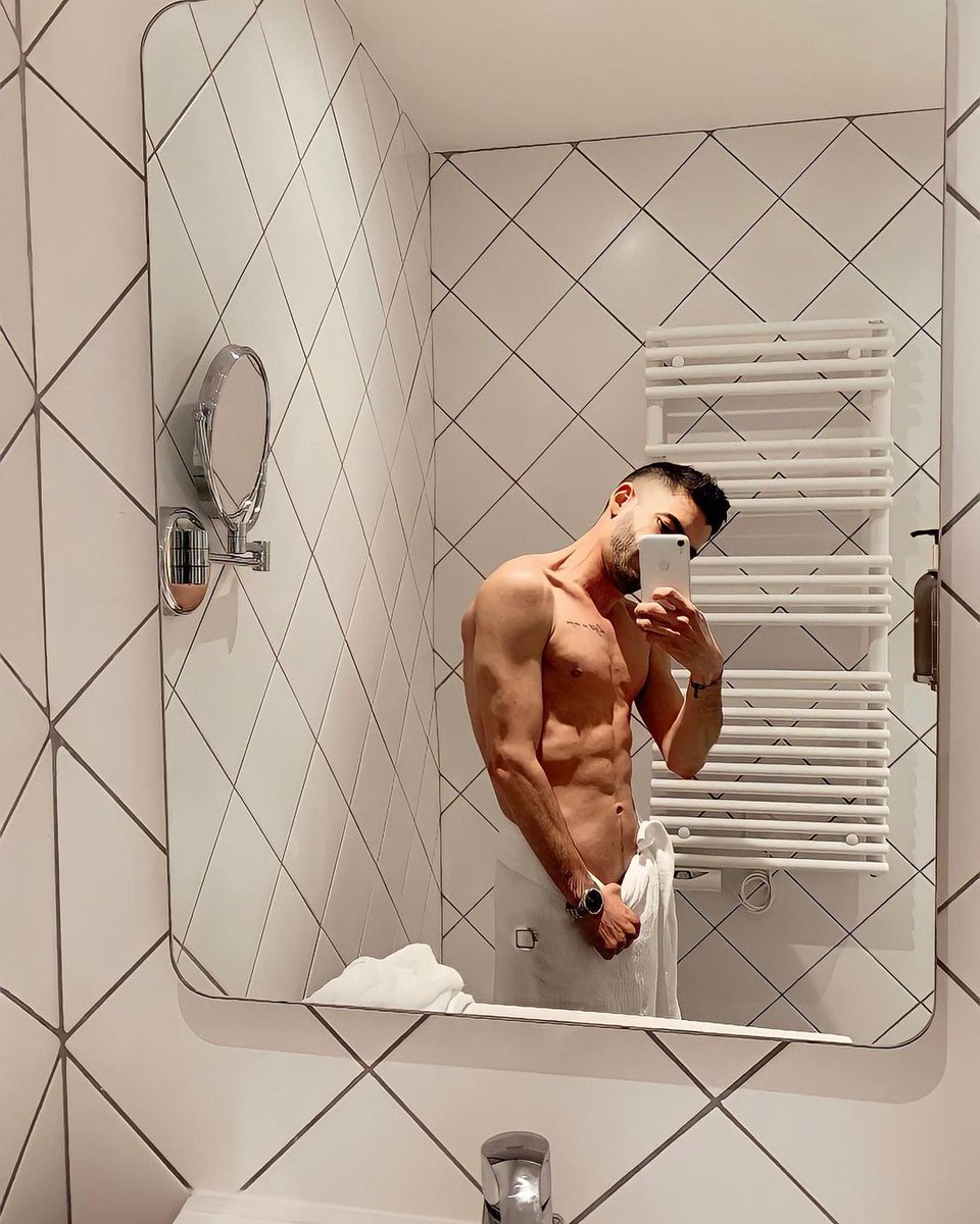 Nice06G's tweet photo. A Nice, les hommes sont sexy 😛
📷 Le Male Aimable

(Si vous êtes niçois et sexy, DM pour qu'on partage vos photos aussi) 

#lesnicoissexy #lemaleaimable #gayriviera #ilovenice #ilovemen #gay06 #nice06 #sexymen #gaylife https://t.co/9DnXKIbJOO