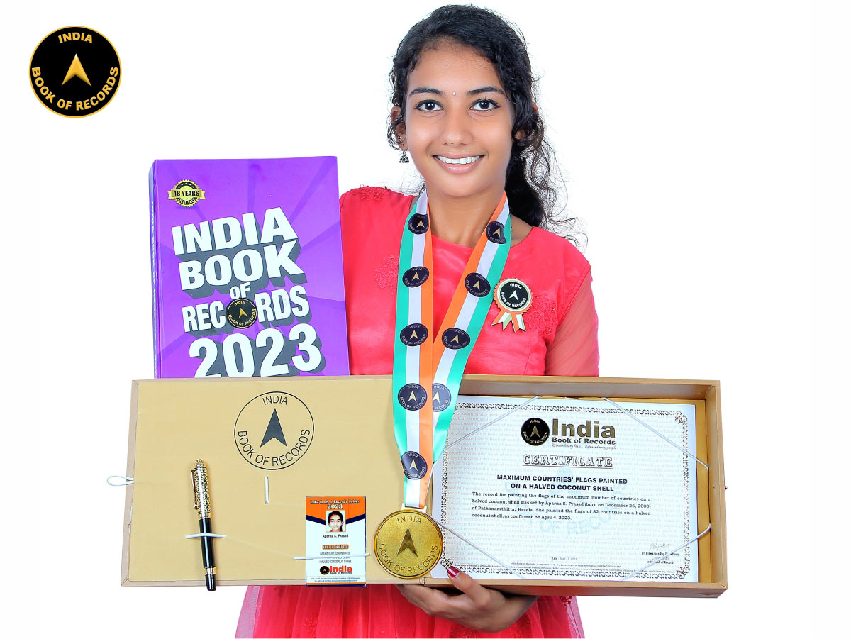 indiabookrecord's tweet image. The record for #painting the flags of the maximum number of #countries on a halved #coconutshell was set by Aparna S. Prasad of #Pathanamthitta, #Kerala. She painted the #flags of 82 countries on a halved coconut shell.

Read At: indiabookofrecords.in/maximum-countr…
