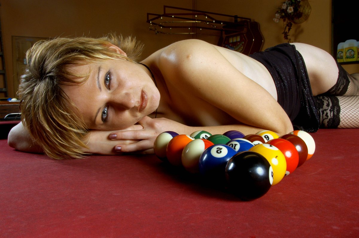 susannefinden's tweet photo. Wer Spielt mit mir Billiard? https://t.co/0PoKJ79yKi