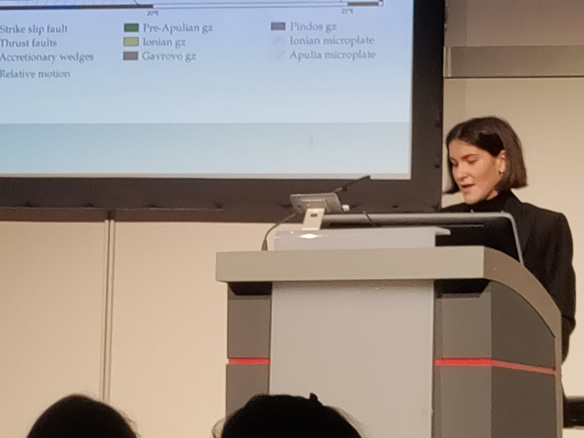 Vayanna Makri tweet media