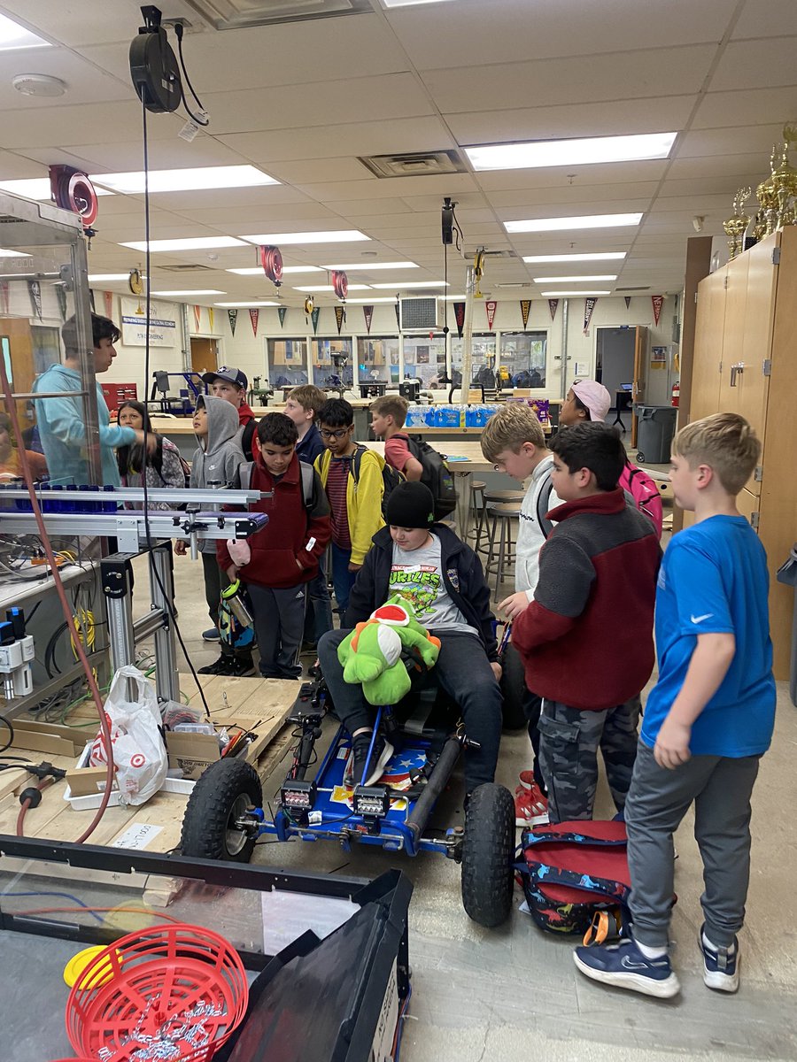 That’s a wrap on the intermediate Learning Lab field trip to GBS! Dr. Silverman as the “Chicken Man” was just one of many highlights 🍗 Thanks again to <a href="/Glenbrook_south/">Glenbrook South HS</a> for hosting! <a href="/HoffmanHornet/">Hoffman School</a> <a href="/GlenGroveSchool/">GlenGroveSchool</a> <a href="/PleasantRidge34/">Pleasant Ridge Eagles D34</a> <a href="/msilverman1/">Matt Silverman</a> #weared34