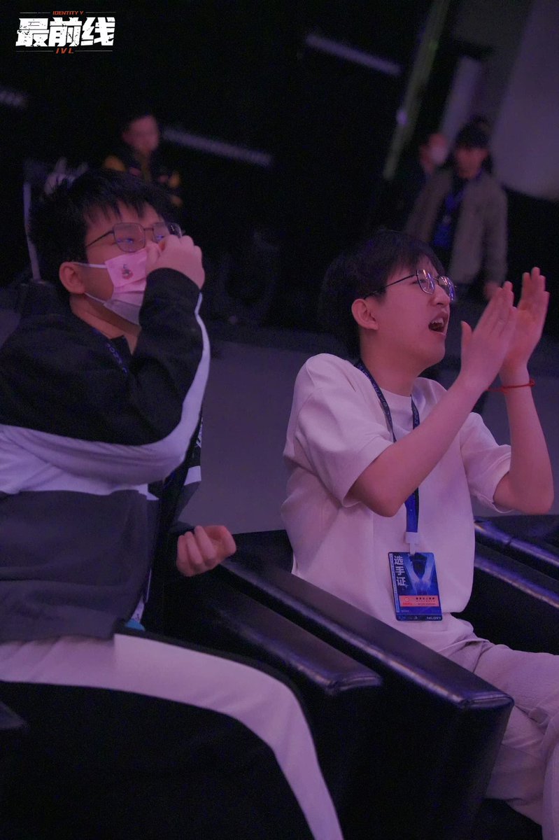 WolvesIDV_Intl's tweet photo. 📸 Picture of #Wolves_Jelly watching the finals under the stage taken and posted by IVL Frontliner 🥰
#Wolves_COAVI https://t.co/rOc4mRpG4h