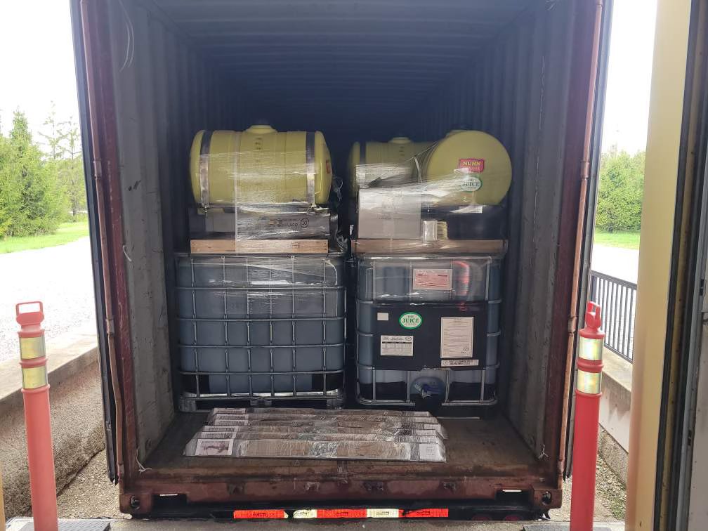 NuhnForage's tweet image. 🚛 A truckload full of applicators and #TheJuice off to our friends @NorheimRanching in Saskatchewan! 
Are you ready for hay season?! 🌾 

#JuiceKeepItCool #MakeSeriousHay #CanadianAgriculture #MadeInCanada #Hay2023