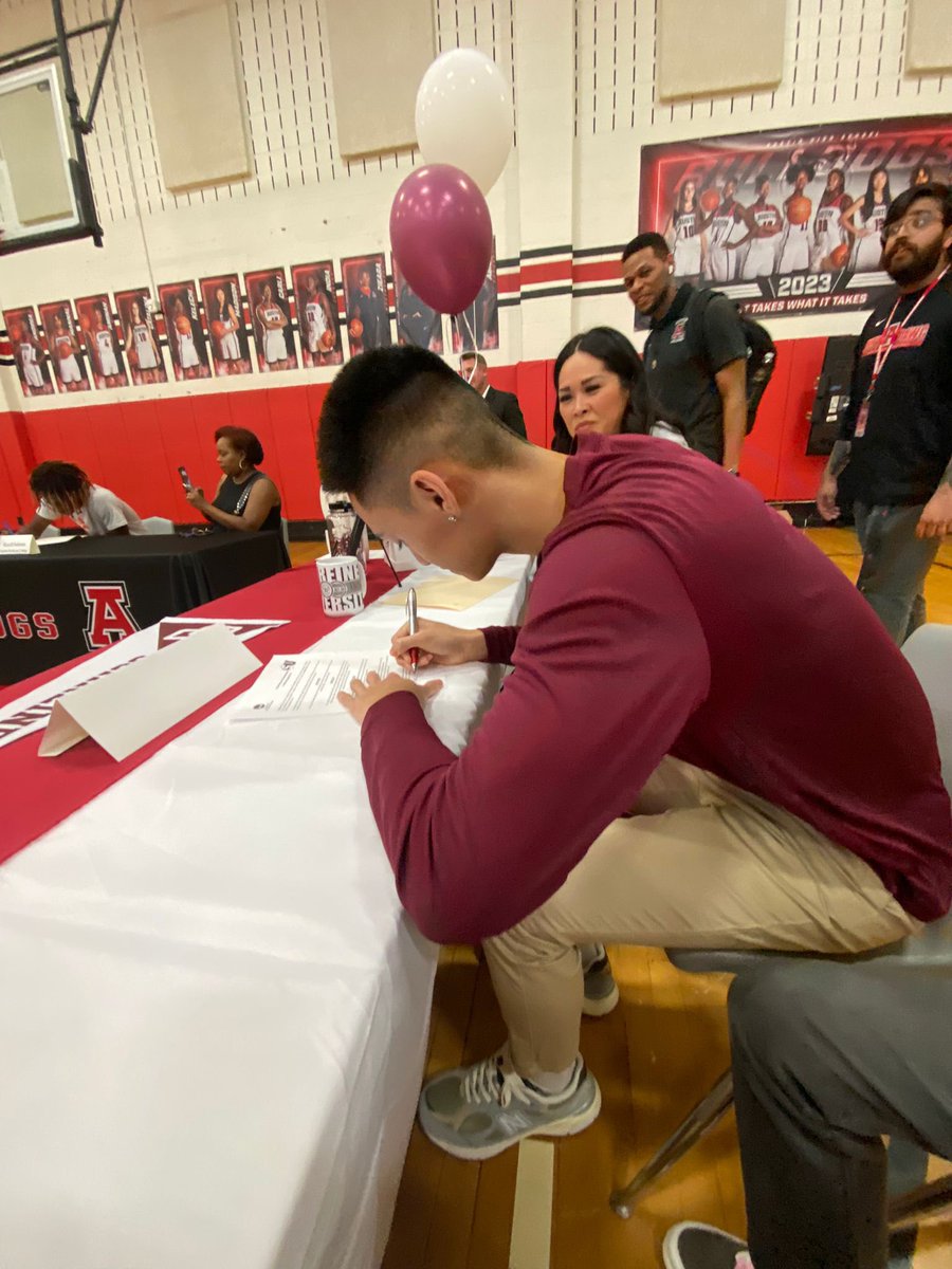 120% Committed!! First and foremost, I want to thank the man above. I also want to thank my family, friends, coaches, and anybody else who has supported me along the way. I'm incredibly fortunate and ready to get to work! Can’t wait to play for my new home.