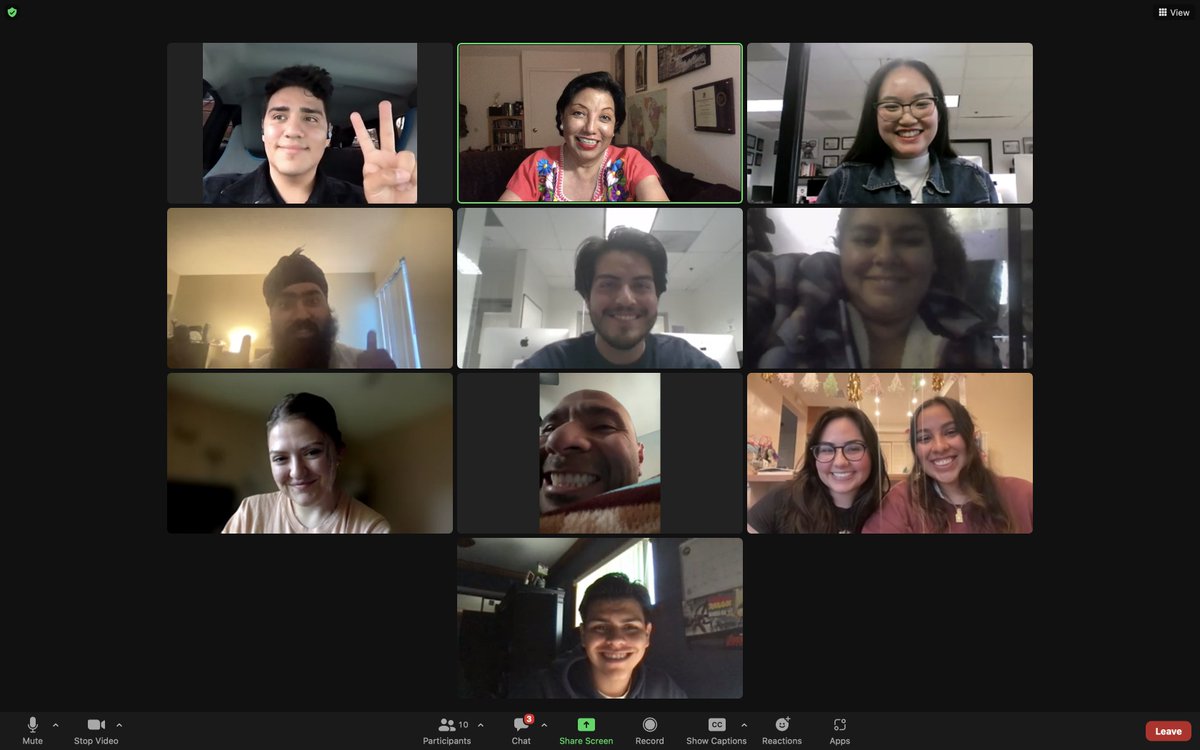 Journalism is in good hands. I spent about 2 hours with members <a href="/latjournoscsuf/">Latino Journalists of CSUF</a>, the <a href="/NAHJ/">NAHJ</a> chapter at Caifornia State University, Fullerton. They had many great questions. Also I'm glad members of the student @AAJA chapter joined us too. #CallingAllJournalists