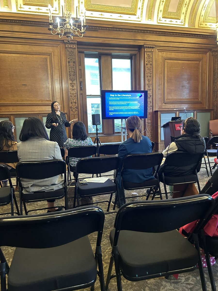 LauralynStewar1's tweet photo. What a great night of learning at @Mville_College Graduate Research Forum.  Amazing faculty and students all learning from each other. #cohortXI #docstars @susaniverson1 @vhs_sautner @Mary_FoxAlter https://t.co/FmosKR71fG