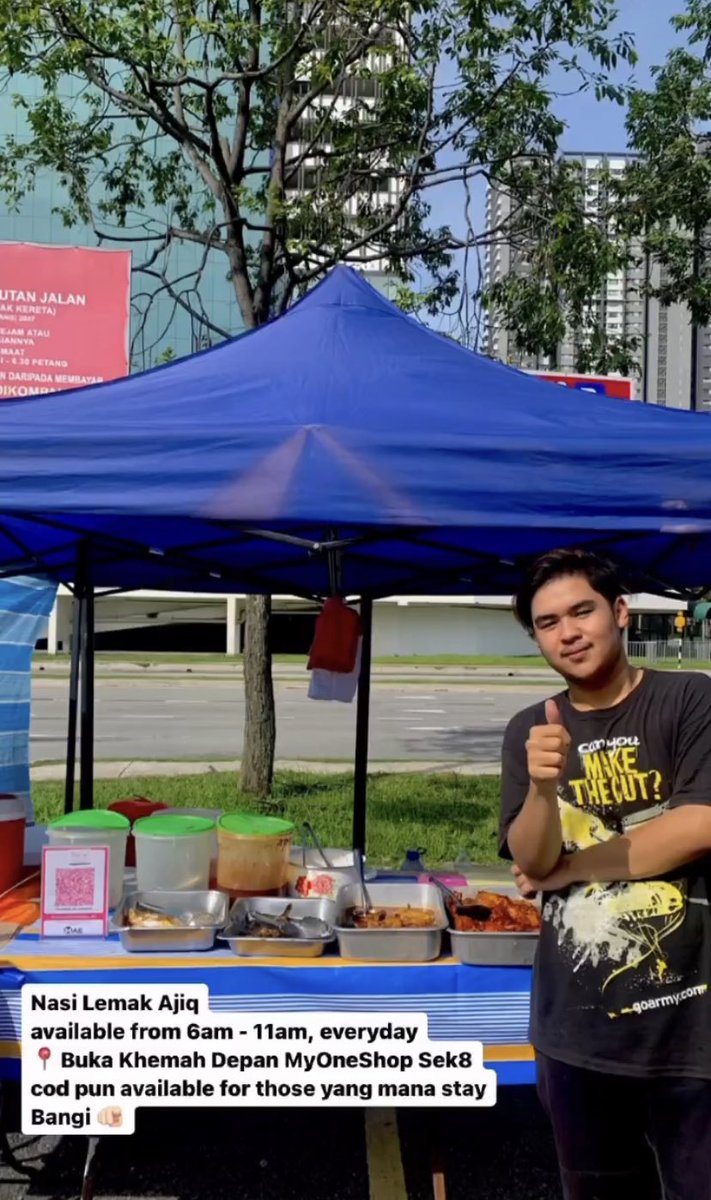 Salam semua, saya mencari duit belanja sikit untuk sambung degree bulan 10 nanti, so for those yang mana stay dekat Bangi, boleh la datang support sambil sambil menikmati keindahan Nasi Lemak yang sebenar! 

RT untuk rezeki saya, awak &amp; dia 🤲🏻