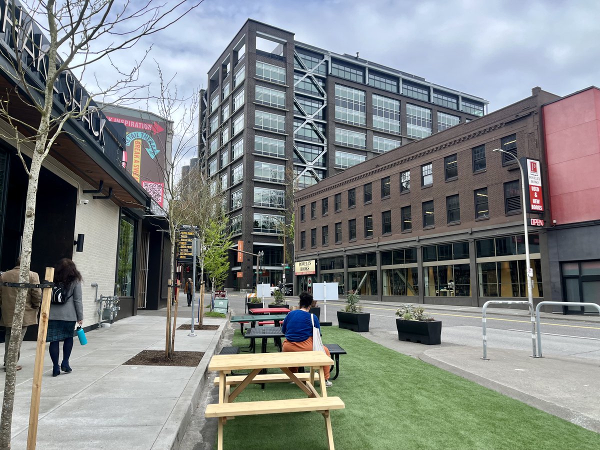 Xavier D. Stickler tweet media