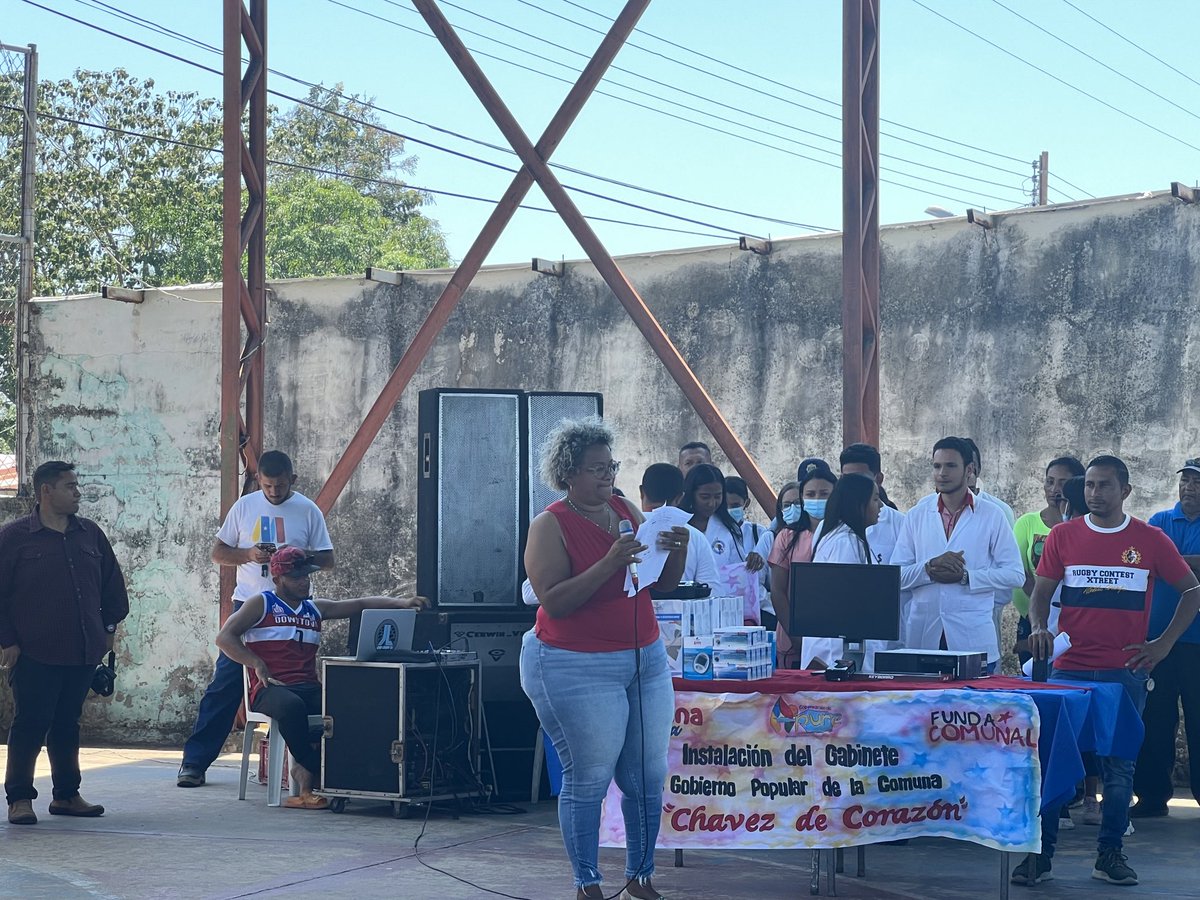 eduardopiate2's tweet photo. En Mantecal clausuramos la plenaria del Gabinete d Gobierno Comunal del mcpio Muñoz. Escuchamos los planteamientos de las 3 mesas de trabajo, entregamos dotación a 15 consultorios populares de la red comunal de Muñoz @NicolasMaduro ⁦@delcyrodriguezv⁩ @jaarreaza @PartidoPSUV https://t.co/IwUdOa8Li1
