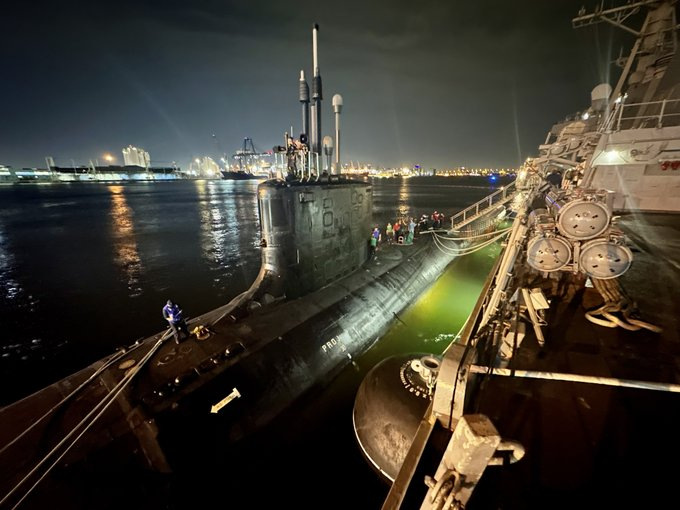 #FleetWeek in Florida! ⚓ 📷 #USSIndiana is seen moored to the side of the #USSCole in the early morning hours in Fort Lauderdale, Fla.  📷