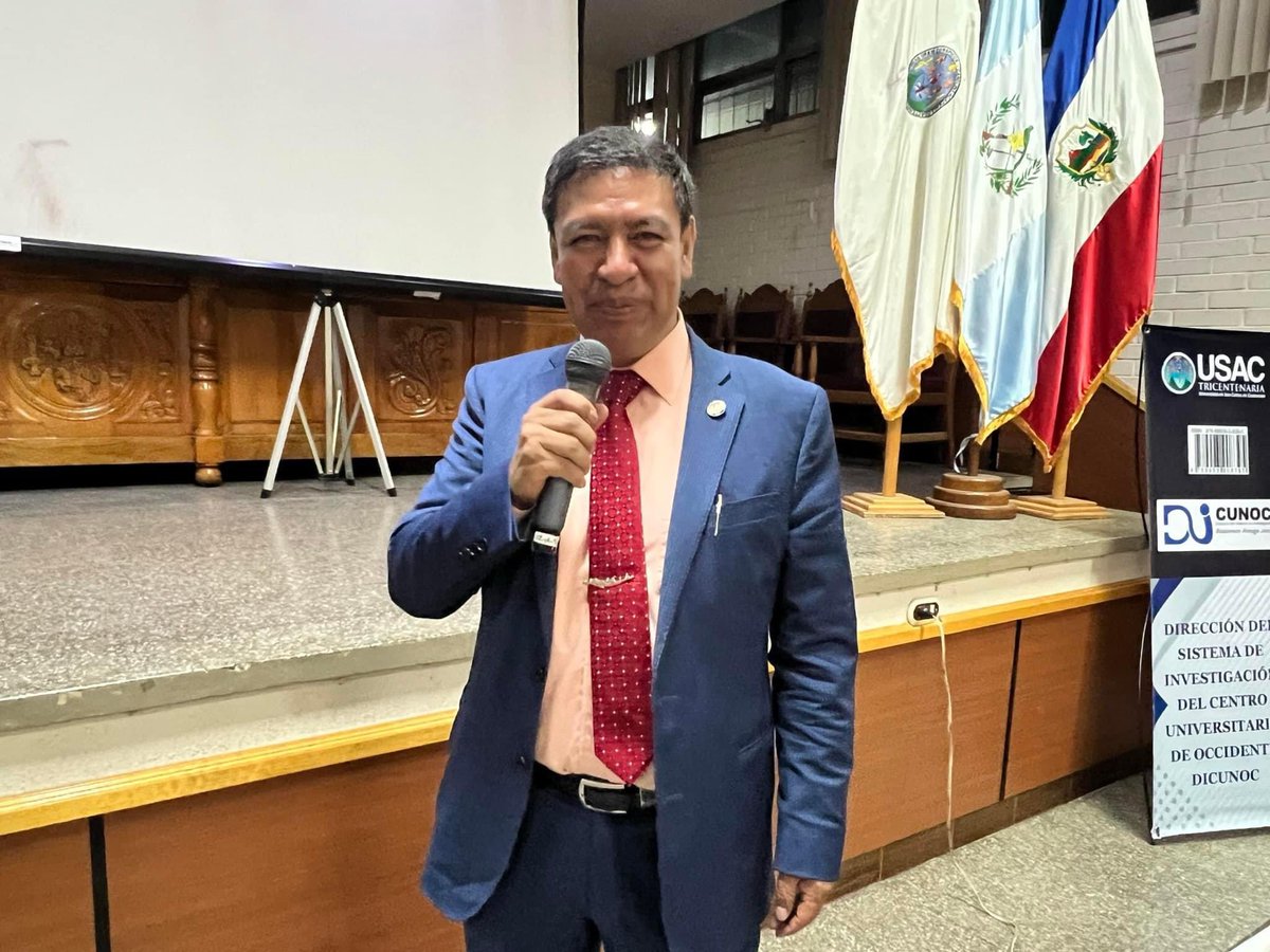 dicunoc's tweet photo. JUEZ EXPONE SOBRE DELITOS ELECTORALES

El Diplomado Electoral agradece al abogado y juez de Instancia, Félix Sontay, por su conferencia en la quinta jornada de este proceso.
Al finalizar su conferencia se le entrega un diploma de Reconocimiento por sus conocimiento compartidos. https://t.co/YKR7t0Hw8a
