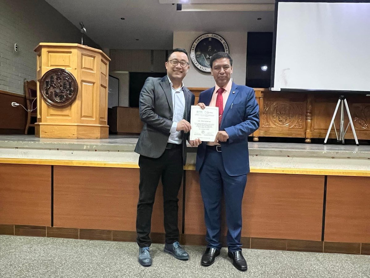 dicunoc's tweet photo. JUEZ EXPONE SOBRE DELITOS ELECTORALES

El Diplomado Electoral agradece al abogado y juez de Instancia, Félix Sontay, por su conferencia en la quinta jornada de este proceso.
Al finalizar su conferencia se le entrega un diploma de Reconocimiento por sus conocimiento compartidos. https://t.co/YKR7t0Hw8a
