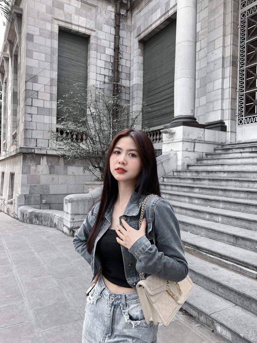trile110896's tweet photo. Bé muốn được xem ku, có anh nào gửi ku qua ib cho bé ko https://t.co/OG9dtiKQqI